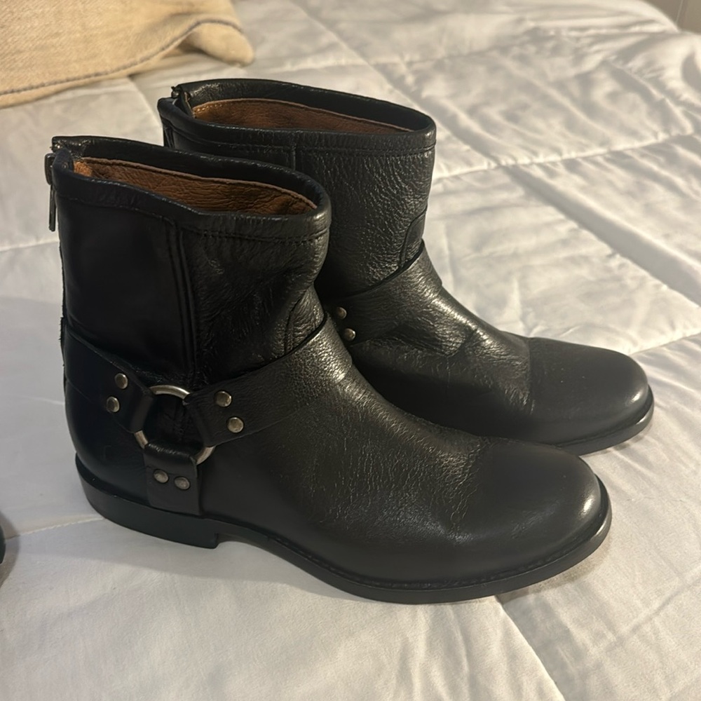FRYE BOOTS NEW